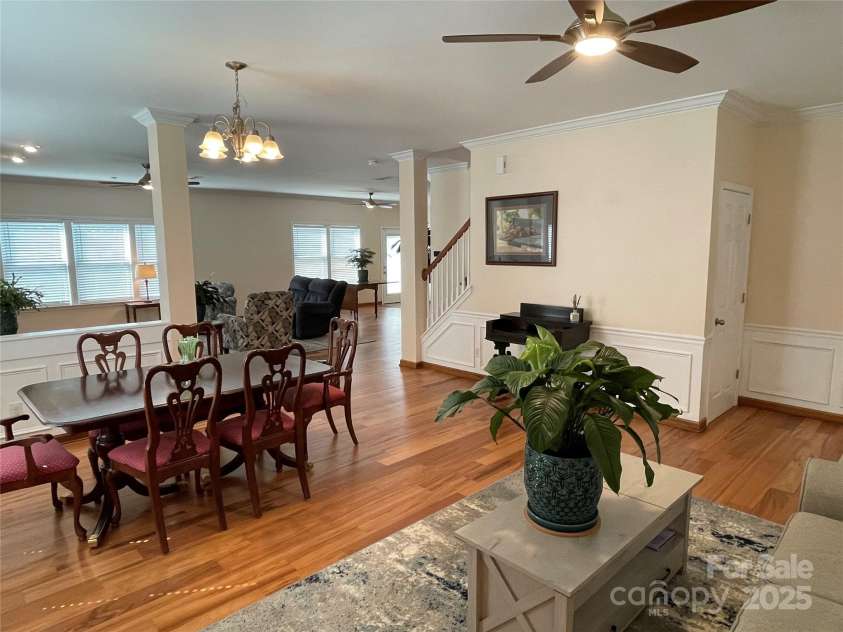 14413 Lake Crossing Drive, Charlotte, NC 28278.  MLS# CAR4263641, YatesRealty ID 19681. 