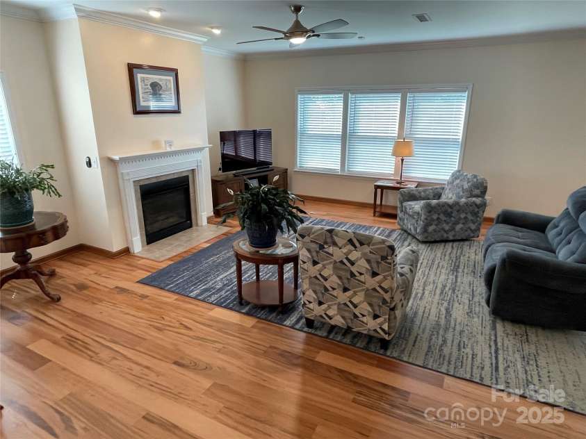 14413 Lake Crossing Drive, Charlotte, NC 28278.  MLS# CAR4263641, YatesRealty ID 19681. 