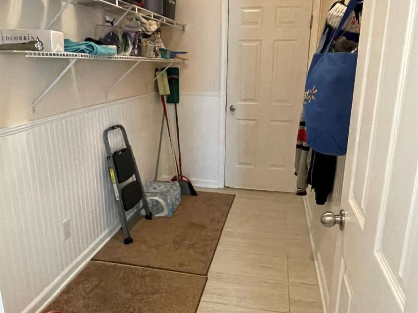 14413 Lake Crossing Drive, Charlotte, NC 28278.  MLS# CAR4263641, YatesRealty ID 19681. 