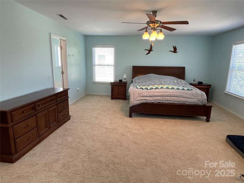 14413 Lake Crossing Drive, Charlotte, NC 28278.  MLS# CAR4263641, YatesRealty ID 19681. 