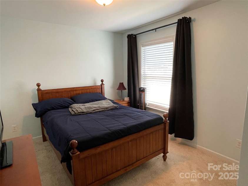 14413 Lake Crossing Drive, Charlotte, NC 28278.  MLS# CAR4263641, YatesRealty ID 19681. 