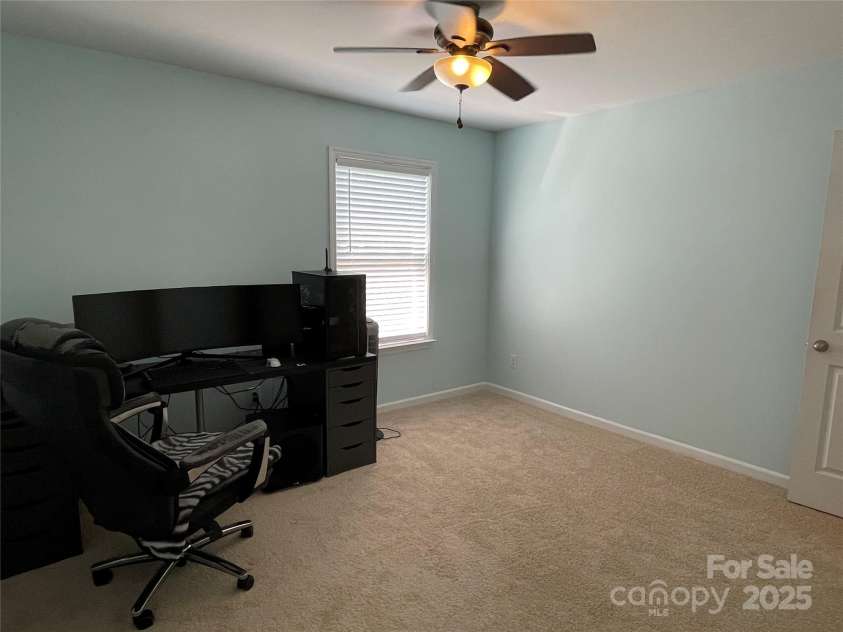 14413 Lake Crossing Drive, Charlotte, NC 28278.  MLS# CAR4263641, YatesRealty ID 19681. 