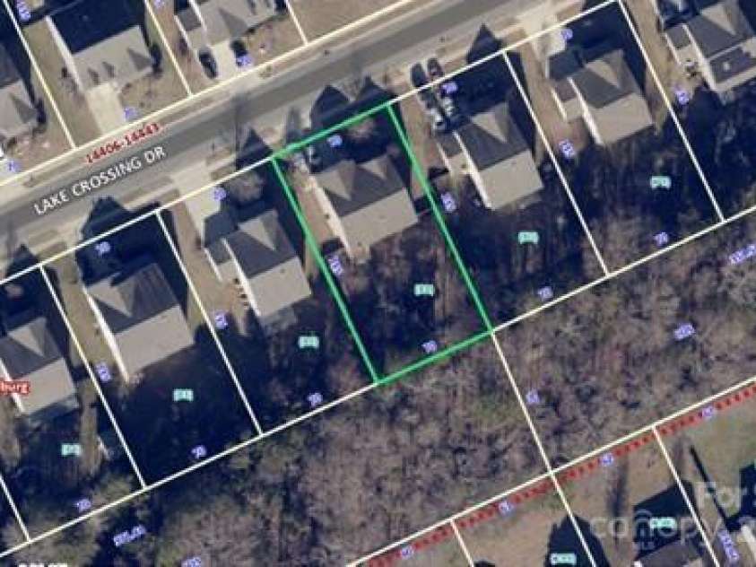 14413 Lake Crossing Drive, Charlotte, NC 28278.  MLS# CAR4263641, YatesRealty ID 19681. 