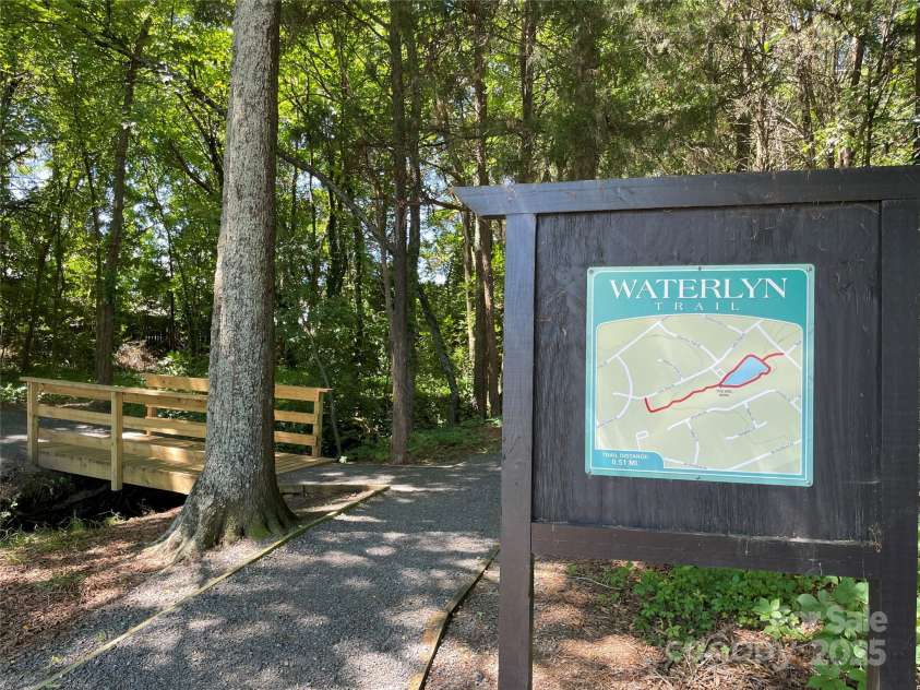 14413 Lake Crossing Drive, Charlotte, NC 28278.  MLS# CAR4263641, YatesRealty ID 19681. 