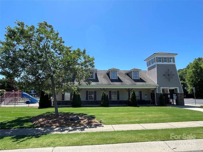 14413 Lake Crossing Drive, Charlotte, NC 28278.  MLS# CAR4263641, YatesRealty ID 19681. 