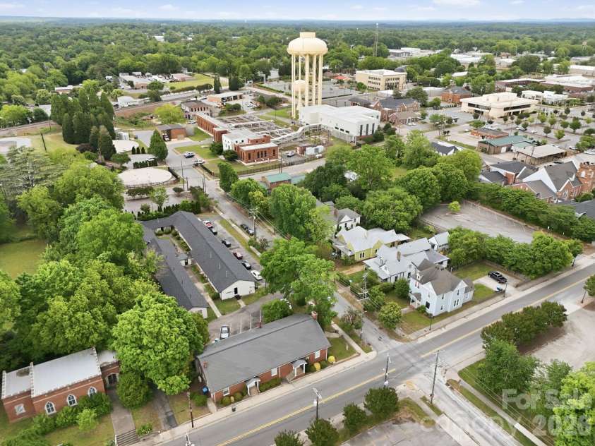 306 Jackson Street, Salisbury, NC 28144.  MLS# CAR4379894, YatesRealty ID 19683. 