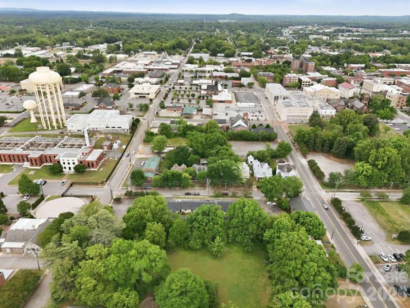306 Jackson Street, Salisbury, NC 28144.  MLS# CAR4379894, YatesRealty ID 19683. 