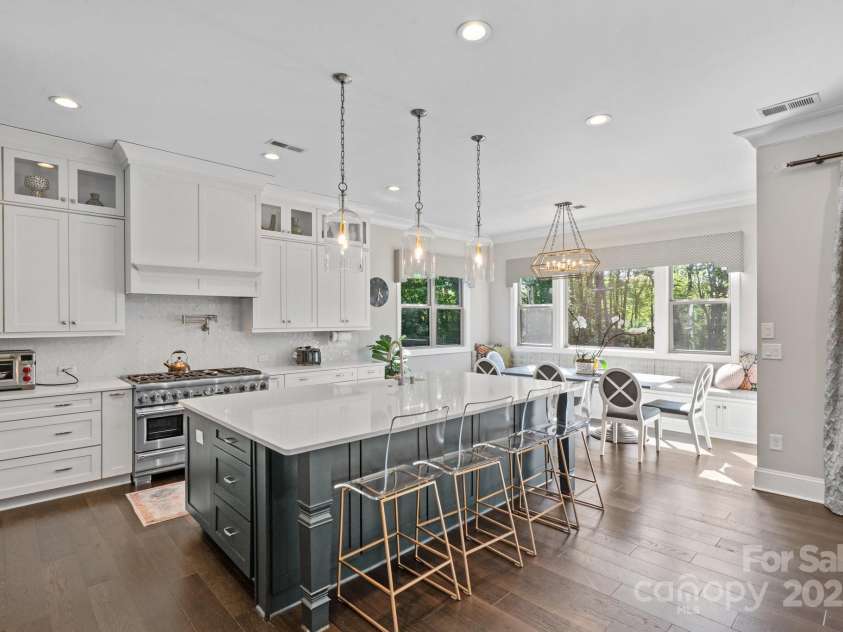 7944 Park Road, Charlotte, NC 28210.  MLS# CAR4243475, YatesRealty ID 19683. 