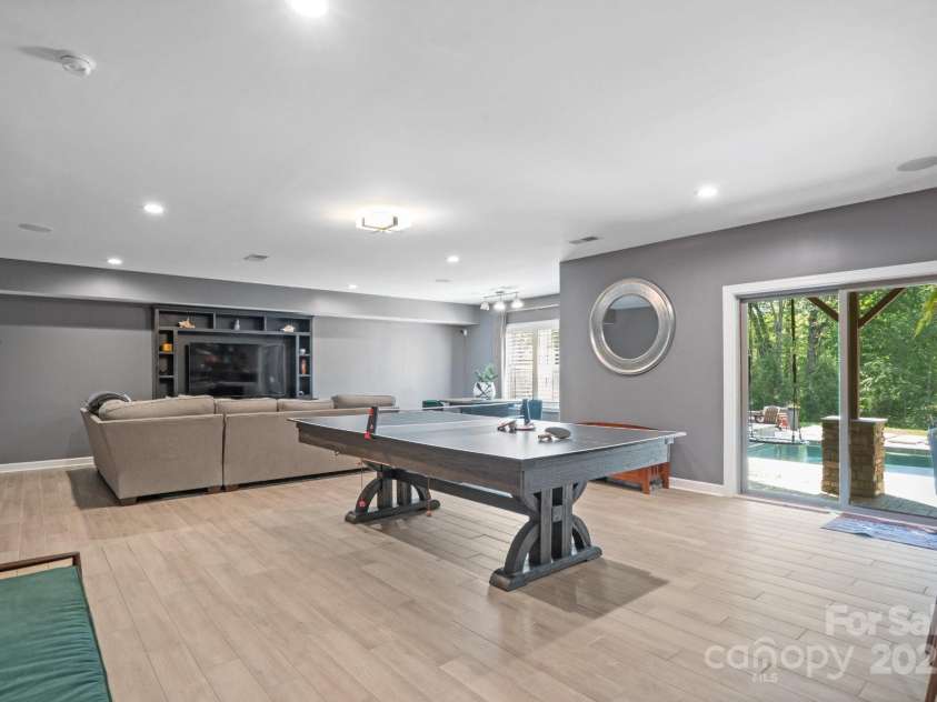 7944 Park Road, Charlotte, NC 28210.  MLS# CAR4243475, YatesRealty ID 19683. 