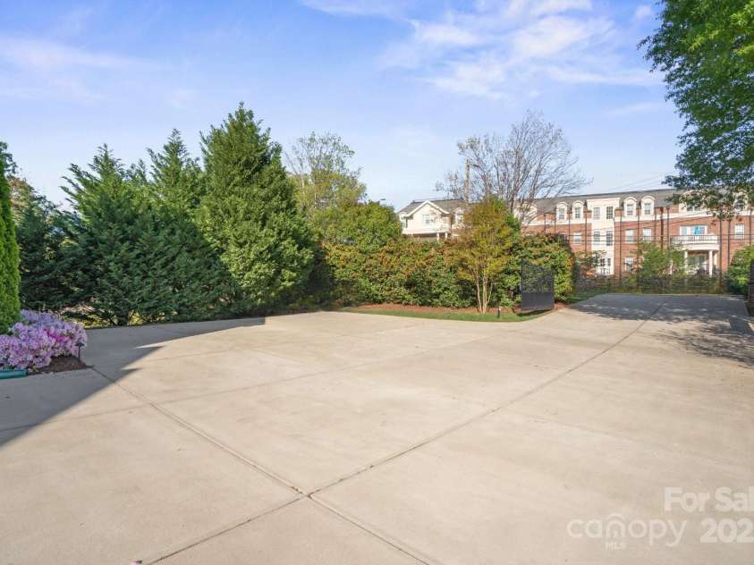 7944 Park Road, Charlotte, NC 28210.  MLS# CAR4243475, YatesRealty ID 19683. 