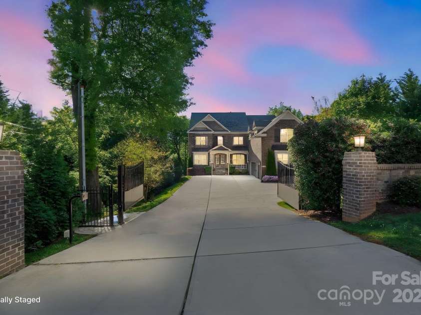 7944 Park Road, Charlotte, NC 28210.  MLS# CAR4243475, YatesRealty ID 19683. 