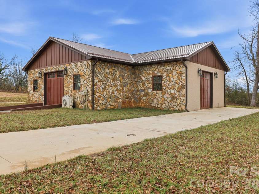 2255 Mount Olive Church Road, Newton, NC 28658.  MLS# CAR4352999, YatesRealty ID 19684. 