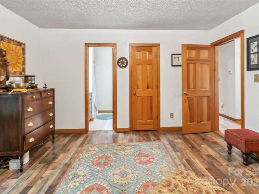 256 West Ridge Drive, Burnsville, NC 28714.  MLS# CAR4259013, YatesRealty ID 19685. 