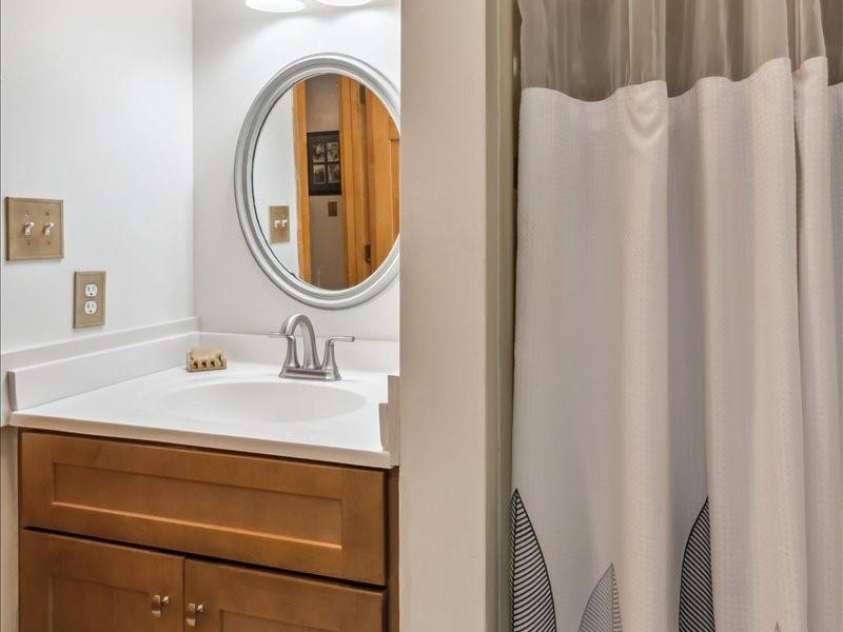 256 West Ridge Drive, Burnsville, NC 28714.  MLS# CAR4259013, YatesRealty ID 19685. 