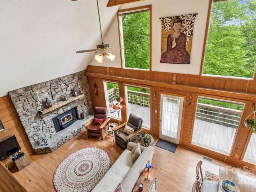 256 West Ridge Drive, Burnsville, NC 28714.  MLS# CAR4259013, YatesRealty ID 19685. 