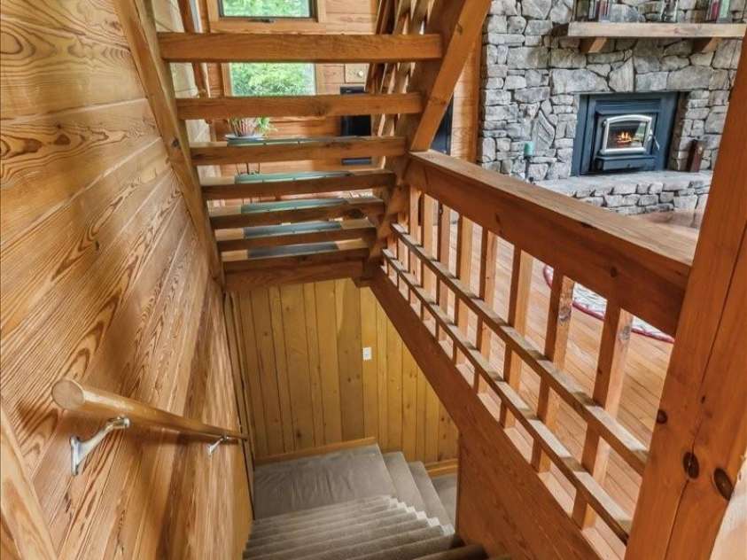 256 West Ridge Drive, Burnsville, NC 28714.  MLS# CAR4259013, YatesRealty ID 19685. 