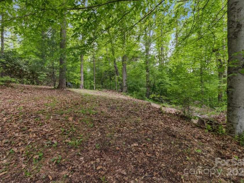 256 West Ridge Drive, Burnsville, NC 28714.  MLS# CAR4259013, YatesRealty ID 19685. 