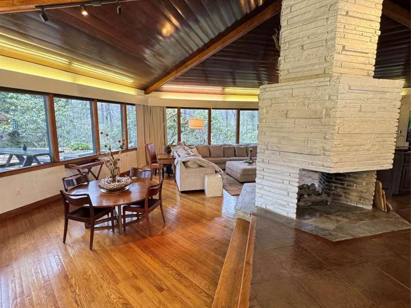12 Laurelwood Lane, Newland, NC 28657.  MLS# CAR4370487, YatesRealty ID 19686. 
