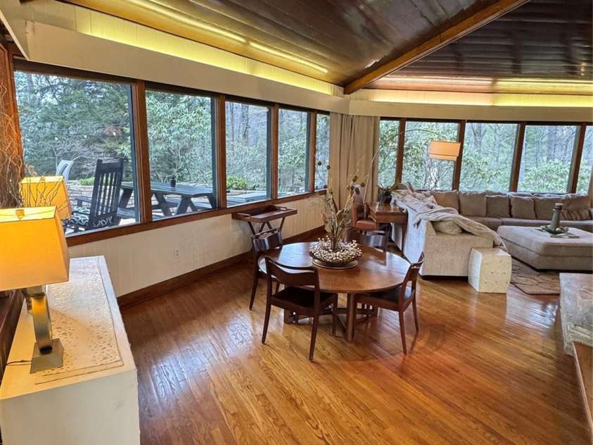 12 Laurelwood Lane, Newland, NC 28657.  MLS# CAR4370487, YatesRealty ID 19686. 