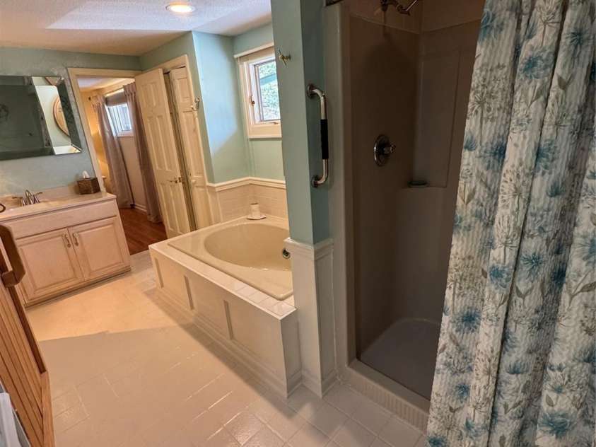 12 Laurelwood Lane, Newland, NC 28657.  MLS# CAR4370487, YatesRealty ID 19686. 