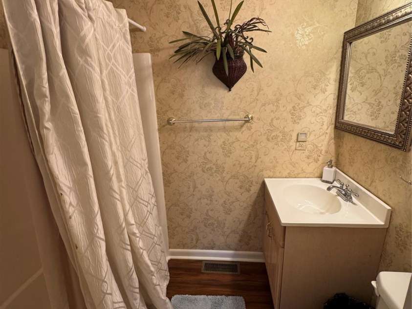 12 Laurelwood Lane, Newland, NC 28657.  MLS# CAR4370487, YatesRealty ID 19686. 