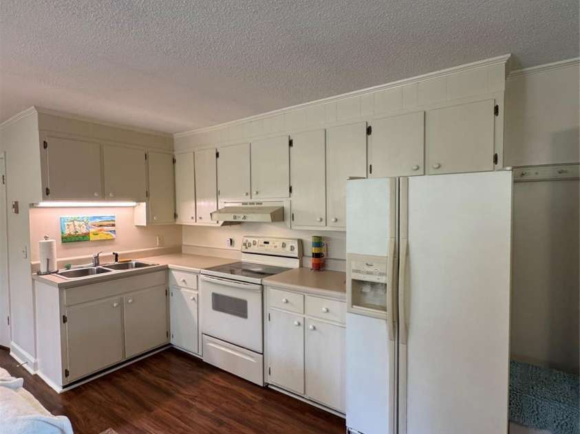 12 Laurelwood Lane, Newland, NC 28657.  MLS# CAR4370487, YatesRealty ID 19686. 
