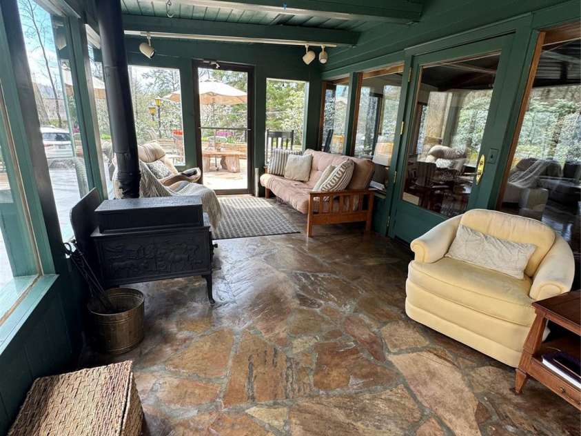 12 Laurelwood Lane, Newland, NC 28657.  MLS# CAR4370487, YatesRealty ID 19686. 