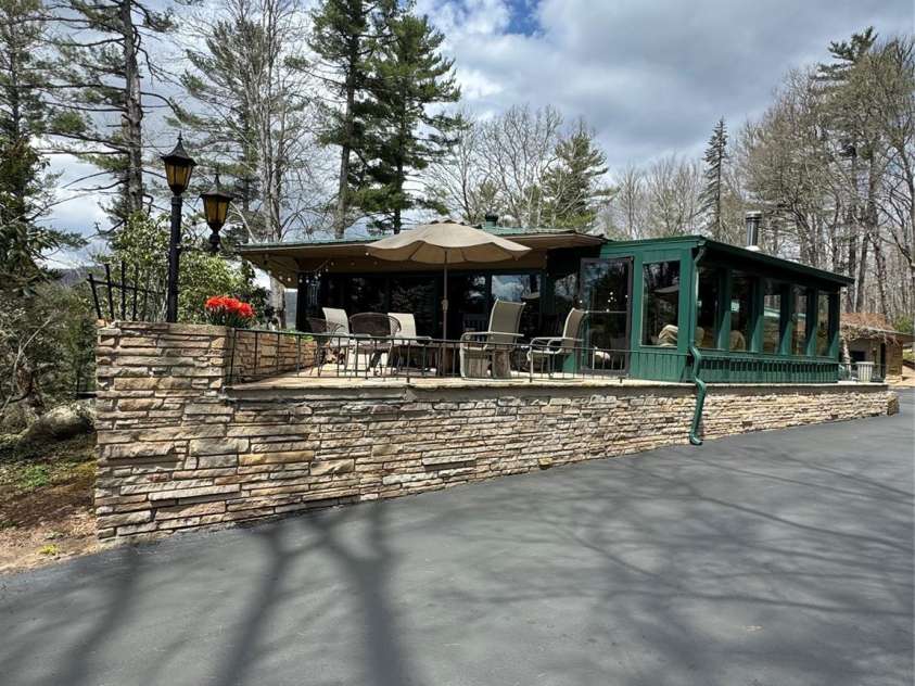 12 Laurelwood Lane, Newland, NC 28657.  MLS# CAR4370487, YatesRealty ID 19686. 