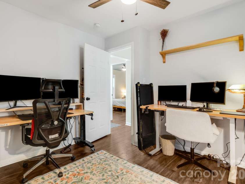 112 Shadowlawn Drive, Asheville, NC 28806.  MLS# CAR4377425, YatesRealty ID 19687. 