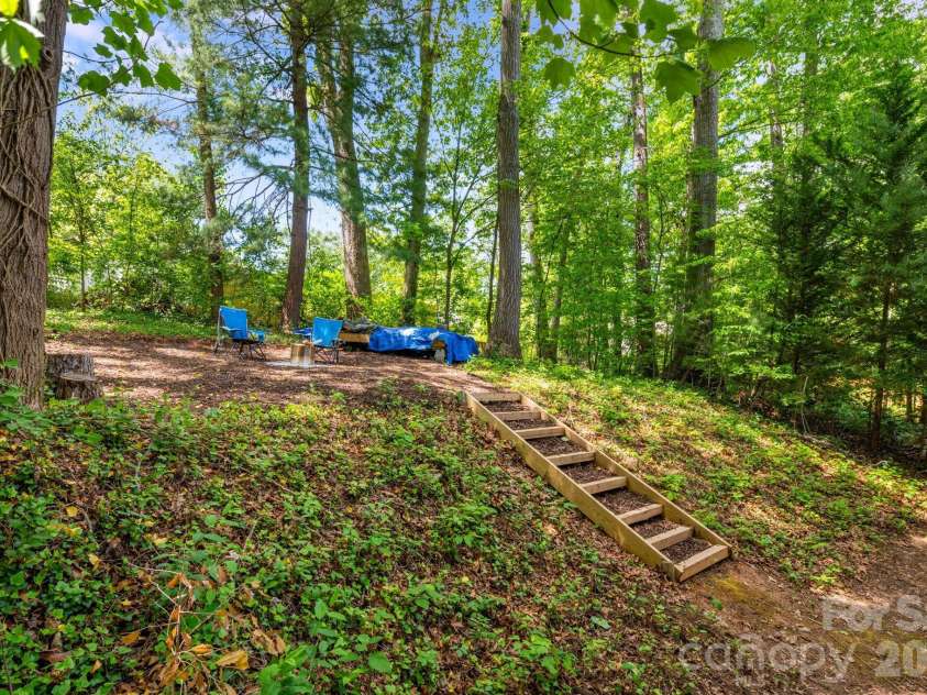 112 Shadowlawn Drive, Asheville, NC 28806.  MLS# CAR4377425, YatesRealty ID 19687. 