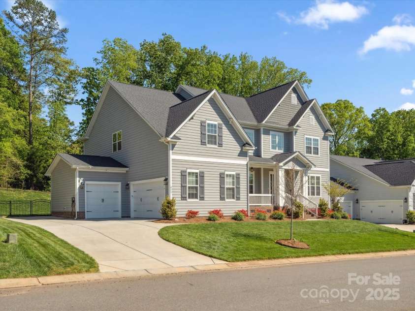 811 Penny Royal Avenue, Fort Mill, SC 29715.  MLS# CAR4245584, YatesRealty ID 19687. 