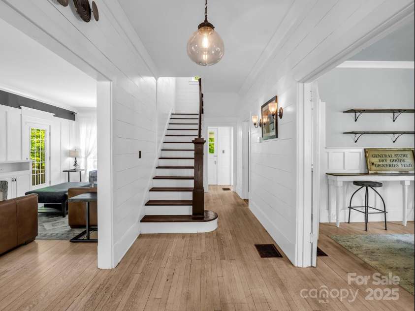 201 6th Street, Rutherfordton, NC 28139.  MLS# CAR4245347, YatesRealty ID 19688. 