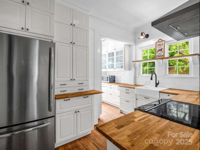 201 6th Street, Rutherfordton, NC 28139.  MLS# CAR4245347, YatesRealty ID 19688. 