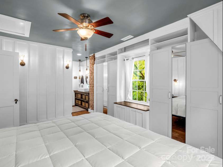 201 6th Street, Rutherfordton, NC 28139.  MLS# CAR4245347, YatesRealty ID 19688. 