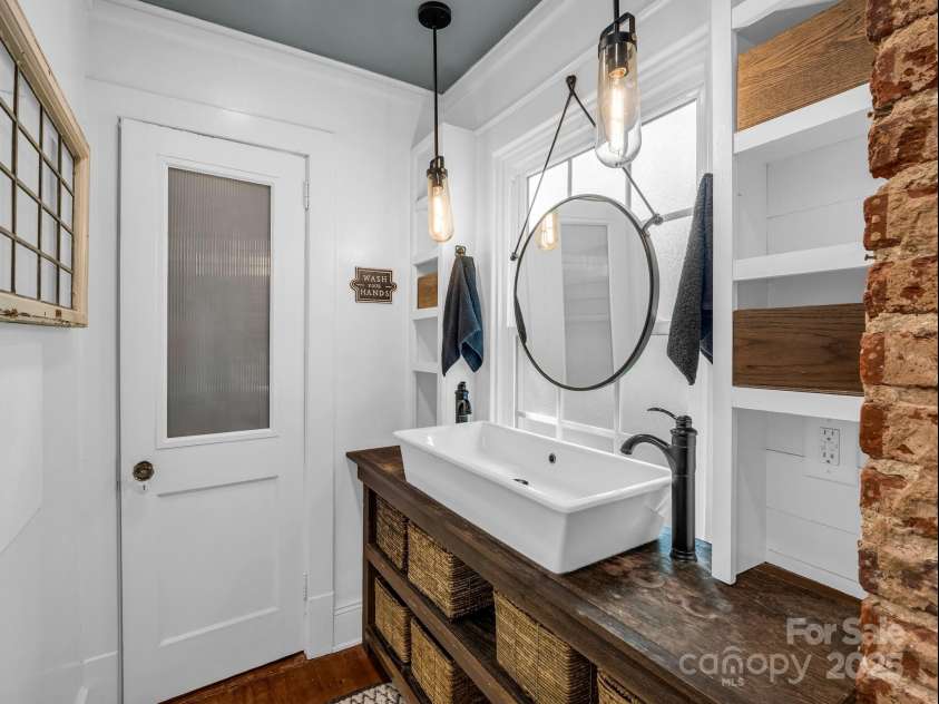 201 6th Street, Rutherfordton, NC 28139.  MLS# CAR4245347, YatesRealty ID 19688. 