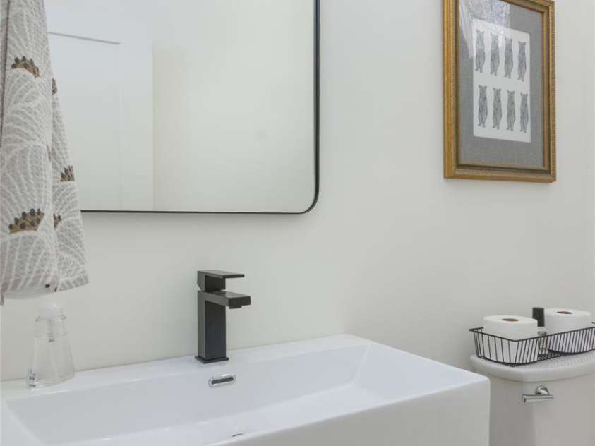 75 South Fork Trail, Lake Toxaway, NC 28747.  MLS# CAR4288601, YatesRealty ID 1969. Bathroom