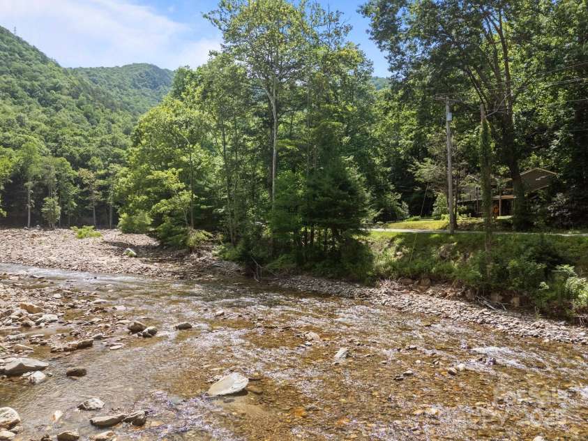 13884 Cruso Road, Canton, NC 28716.  MLS# CAR4270300, YatesRealty ID 19691. 