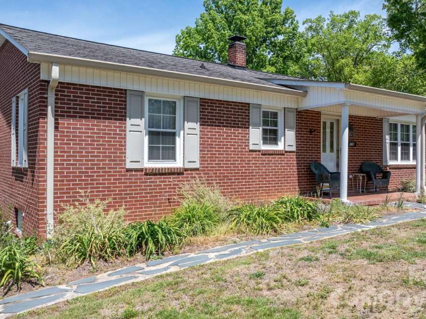 406 Swanson Drive, Lenoir, NC 28645.  MLS# CAR4375489, YatesRealty ID 19691. 