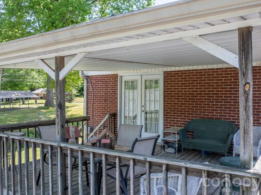 406 Swanson Drive, Lenoir, NC 28645.  MLS# CAR4375489, YatesRealty ID 19691. 