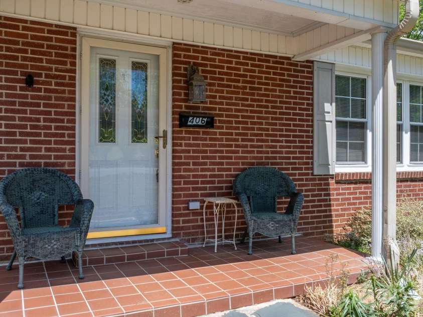 406 Swanson Drive, Lenoir, NC 28645.  MLS# CAR4375489, YatesRealty ID 19691. 