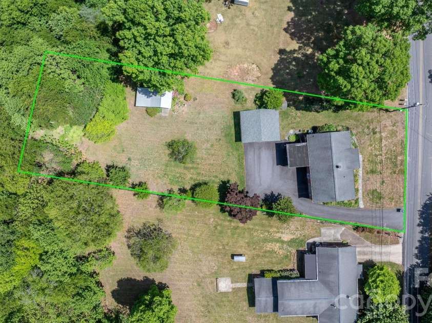 406 Swanson Drive, Lenoir, NC 28645.  MLS# CAR4375489, YatesRealty ID 19691. 