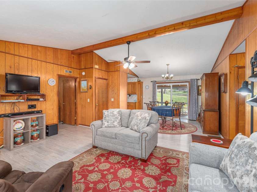 40 Warner Road, Canton, NC 28716.  MLS# CAR4361769, YatesRealty ID 19692. 