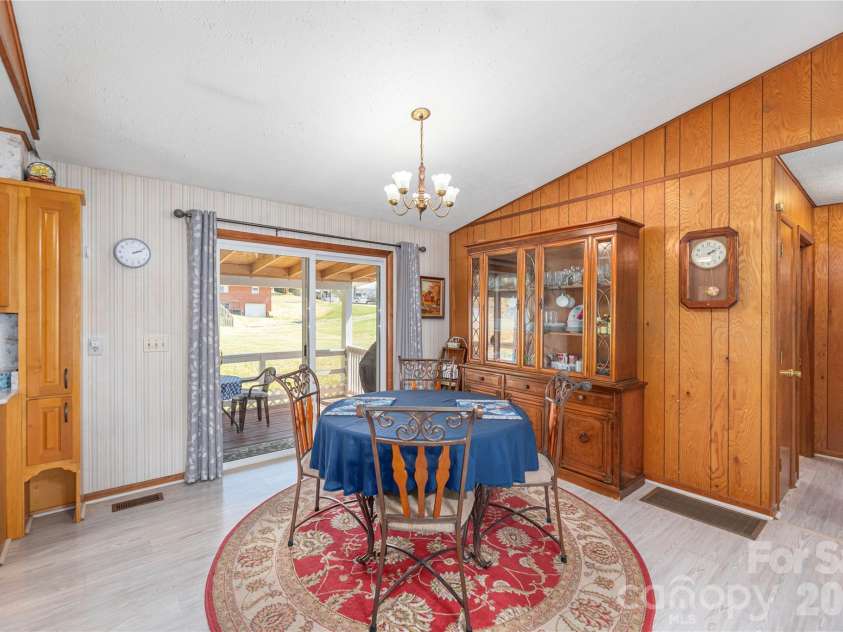 40 Warner Road, Canton, NC 28716.  MLS# CAR4361769, YatesRealty ID 19692. 