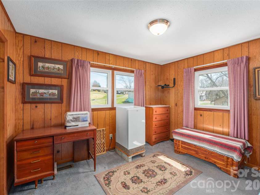 40 Warner Road, Canton, NC 28716.  MLS# CAR4361769, YatesRealty ID 19692. 