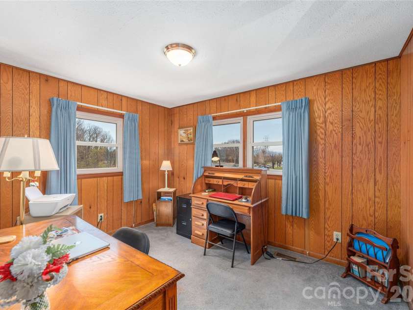 40 Warner Road, Canton, NC 28716.  MLS# CAR4361769, YatesRealty ID 19692. 