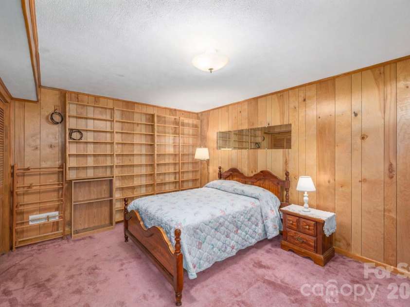 40 Warner Road, Canton, NC 28716.  MLS# CAR4361769, YatesRealty ID 19692. 