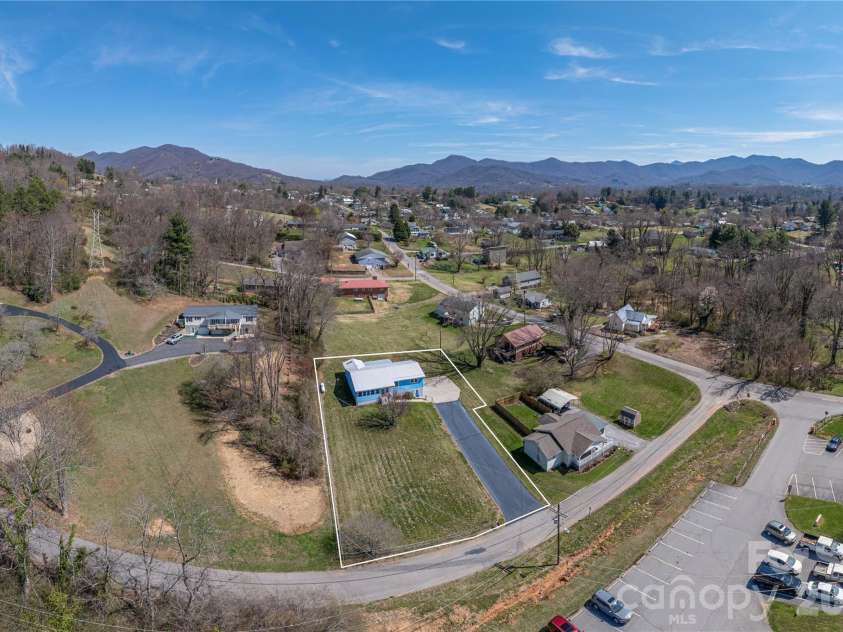 40 Warner Road, Canton, NC 28716.  MLS# CAR4361769, YatesRealty ID 19692. 