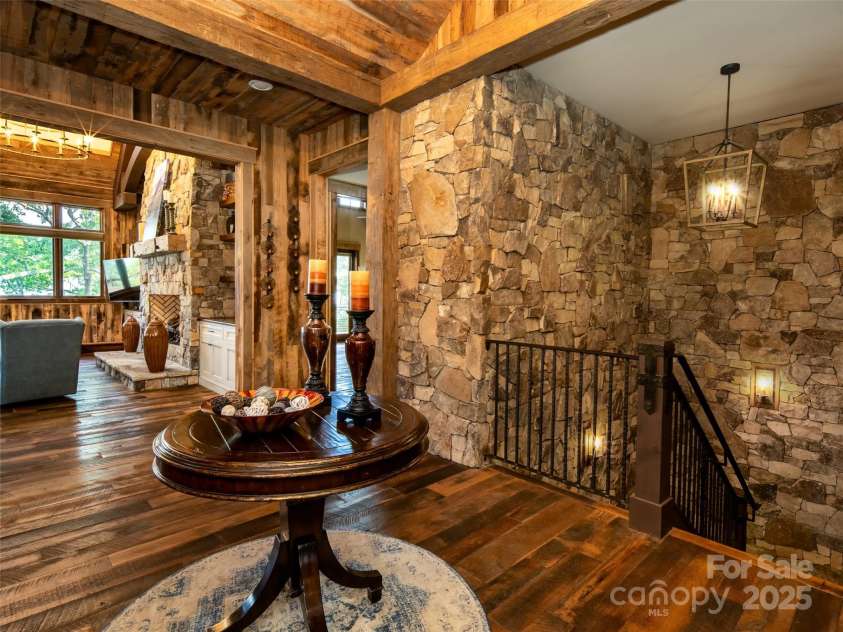 93 Snow Ridge Drive, Hendersonville, NC 28792.  MLS# CAR4270908, YatesRealty ID 19692. 