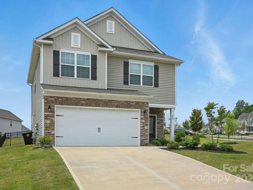 223 Haddonsfield Drive, Mooresville, NC 28115.  MLS# CAR4267680, YatesRealty ID 19693. 