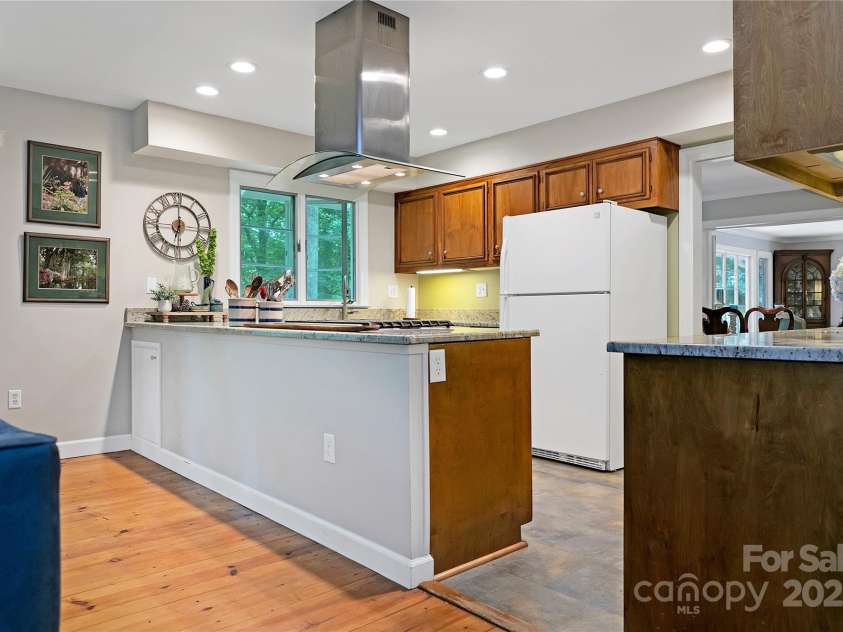 168 River Ridge Road, Brevard, NC 28712.  MLS# CAR4260361, YatesRealty ID 19694. 